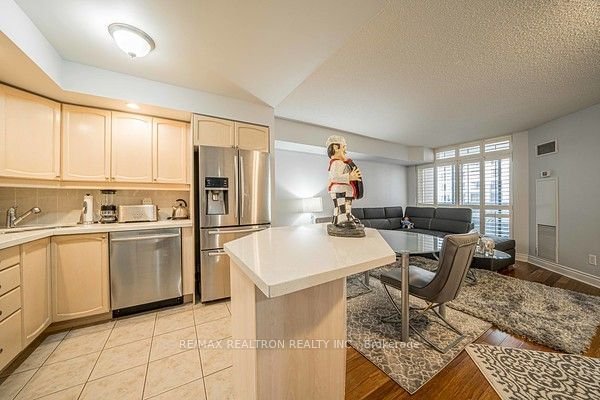 5 Northtown Way, unit 1109 for sale - image #3