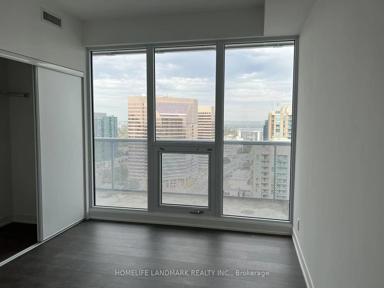15 Holmes Ave, unit 2304 for rent - image #4