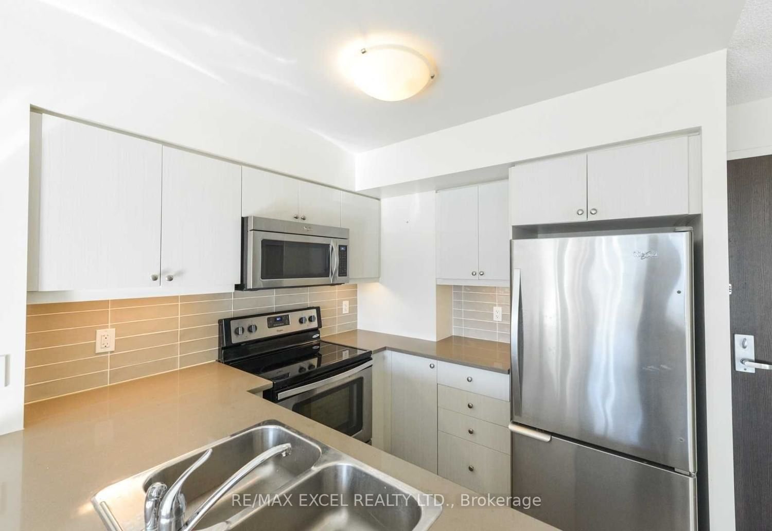 25 Lower Simcoe St, unit 815 for rent - image #12