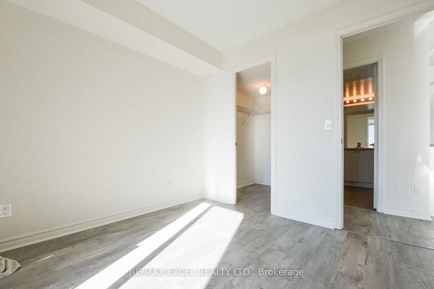 25 Lower Simcoe St, unit 815 for rent - image #20