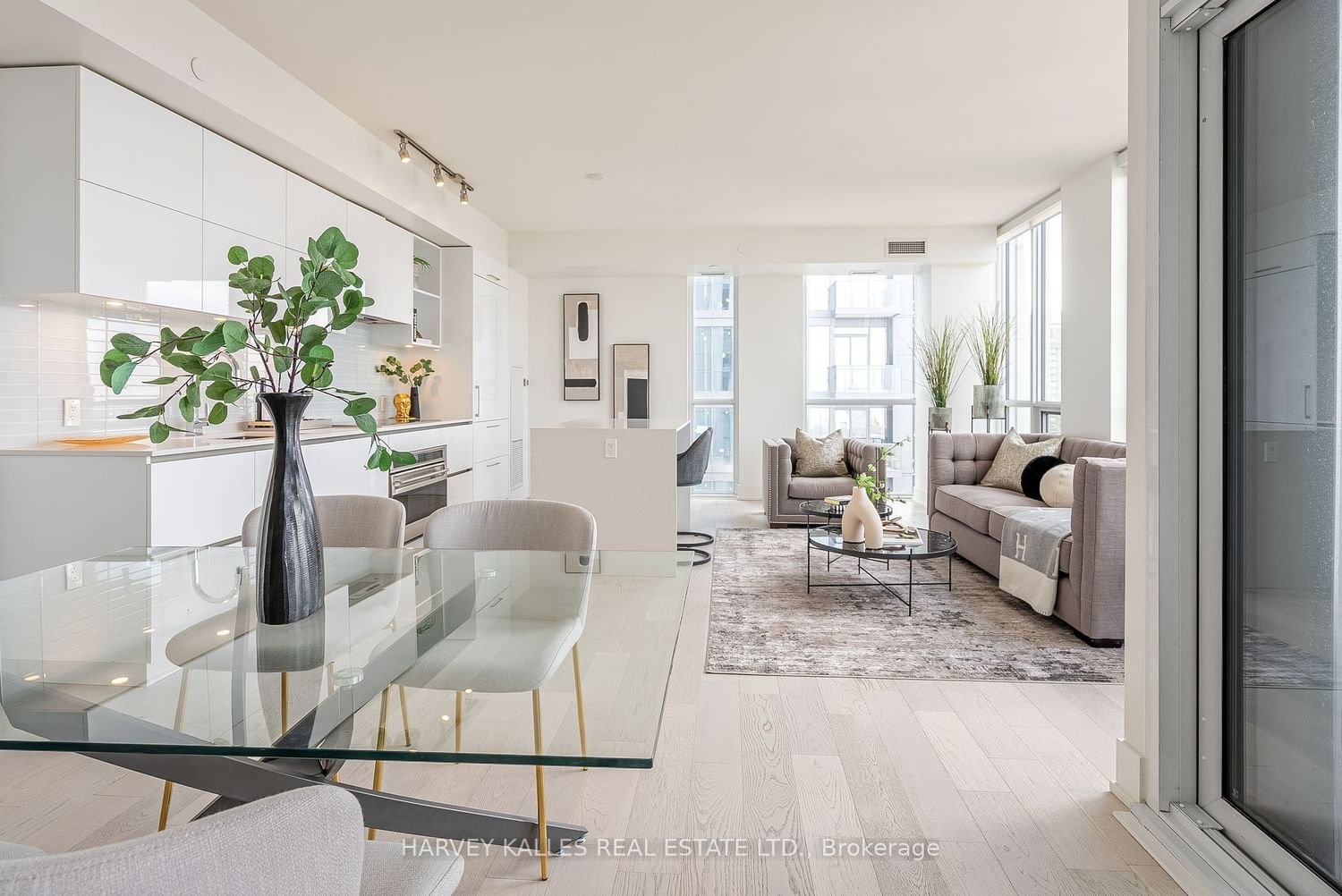 1 Yorkville Ave, unit 4101 for rent - image #3