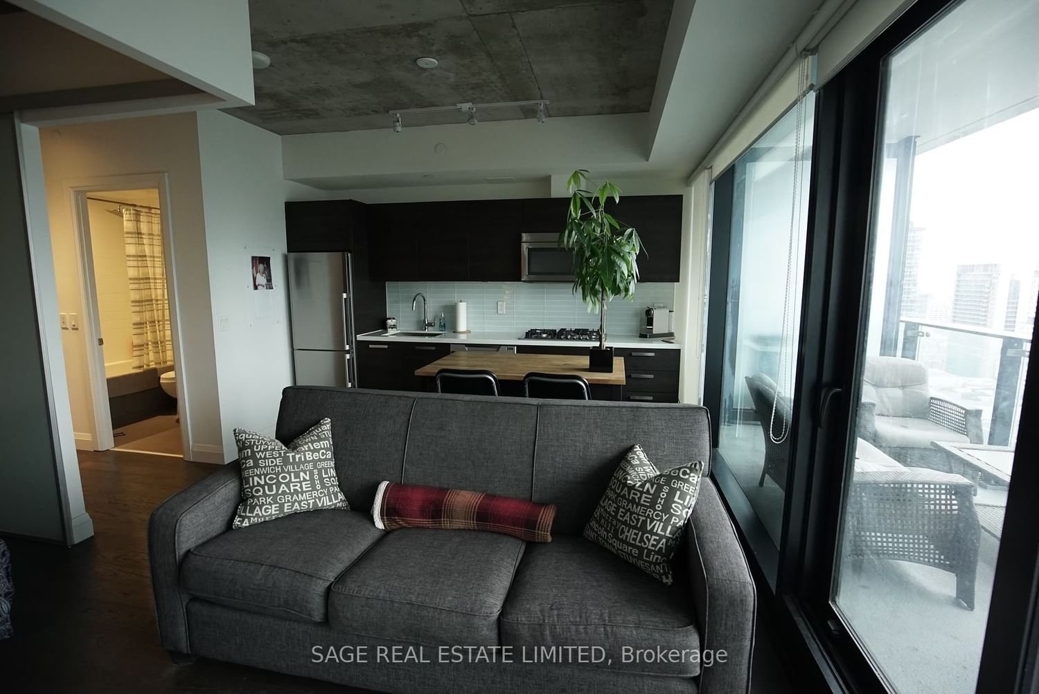 224 King St W, unit 2702 for rent - image #1