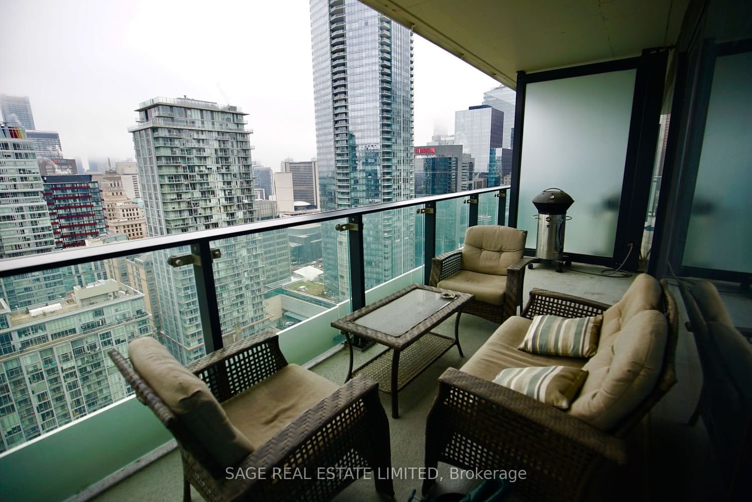224 King St W, unit 2702 for rent - image #5