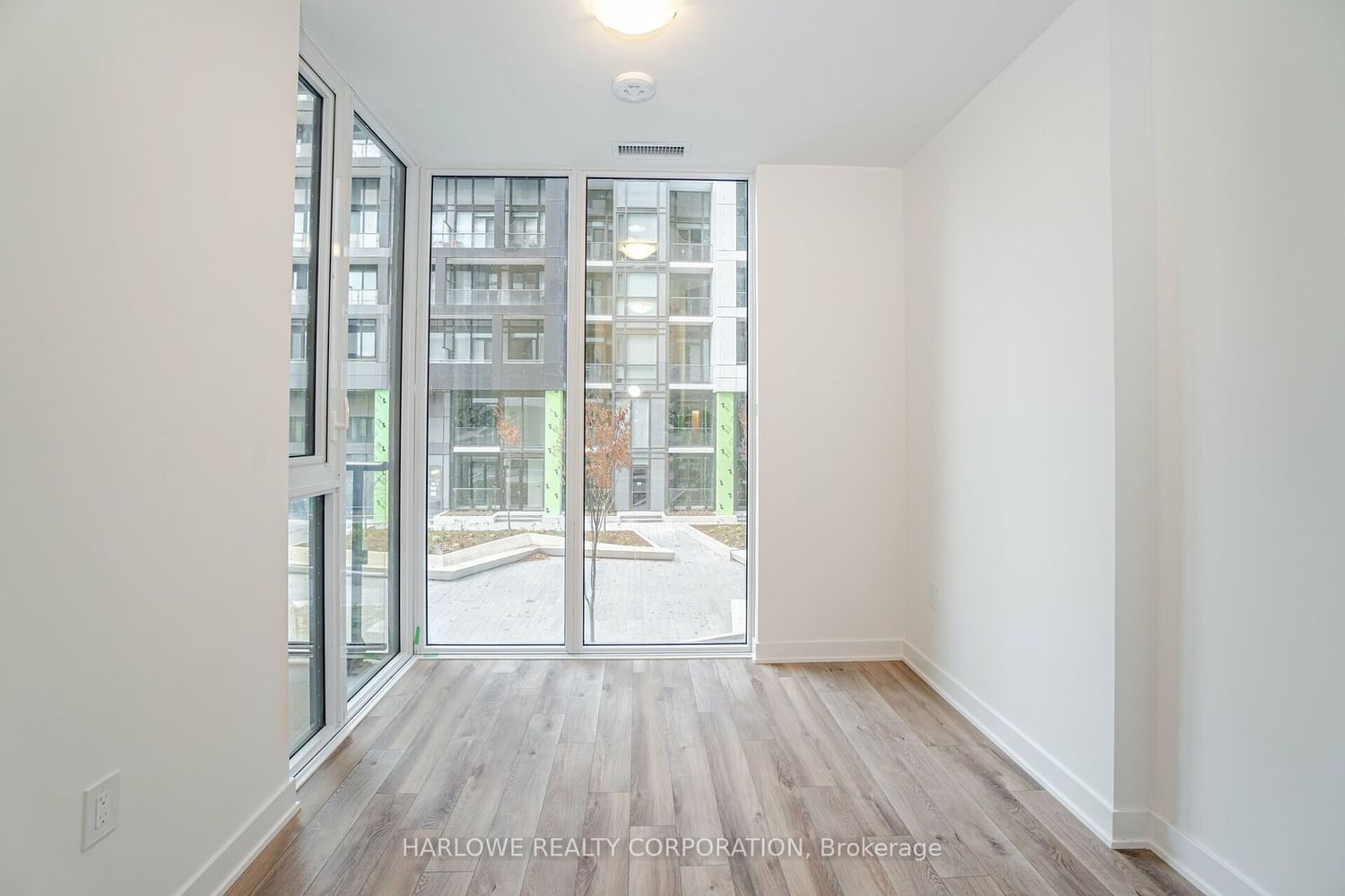 60 Princess St, unit 110 Se for rent