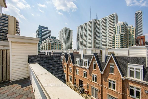 108 Redpath Ave, unit 20 for rent - image #11