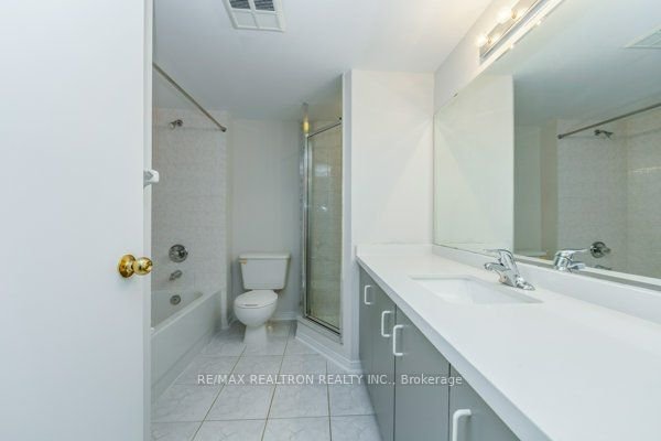 108 Redpath Ave, unit 20 for rent - image #8