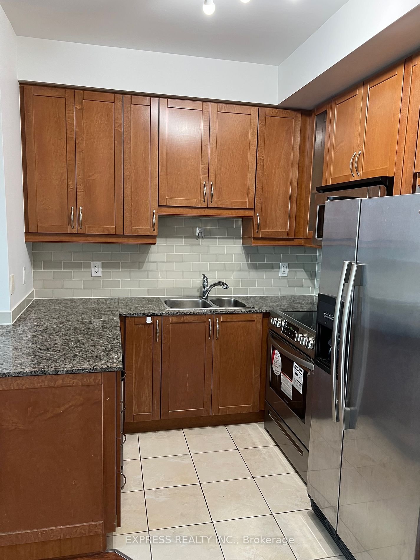 18 Holmes Ave, unit 1402 for rent - image #2