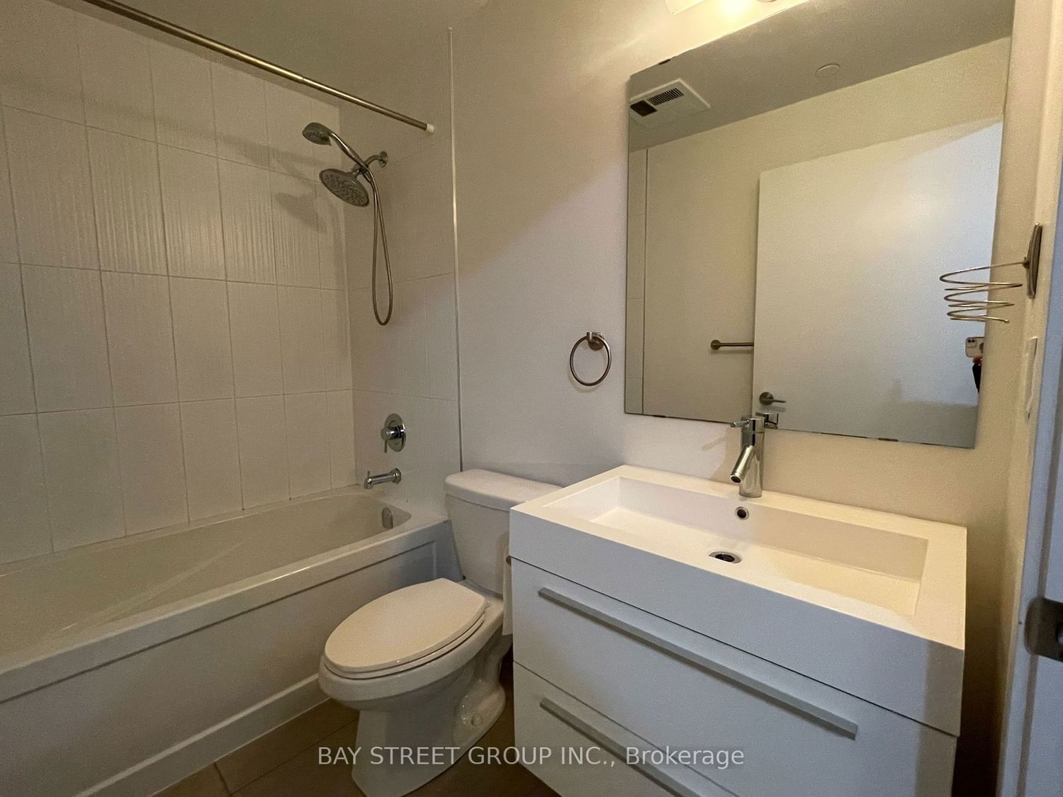297 College St, unit 619 for rent - image #13