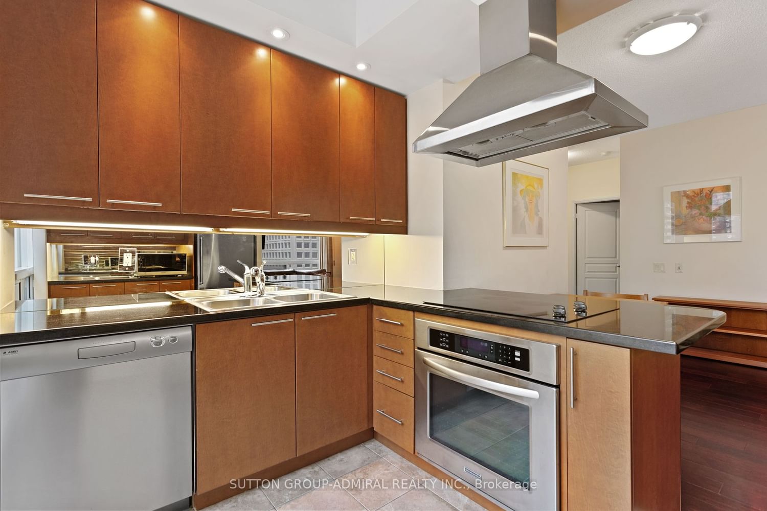 1121 Bay St, unit 707 for sale - image #5