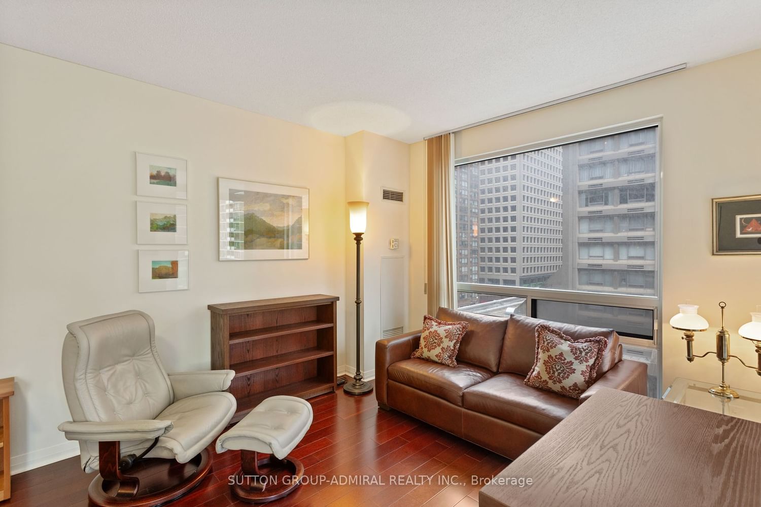 1121 Bay St, unit 707 for sale - image #8