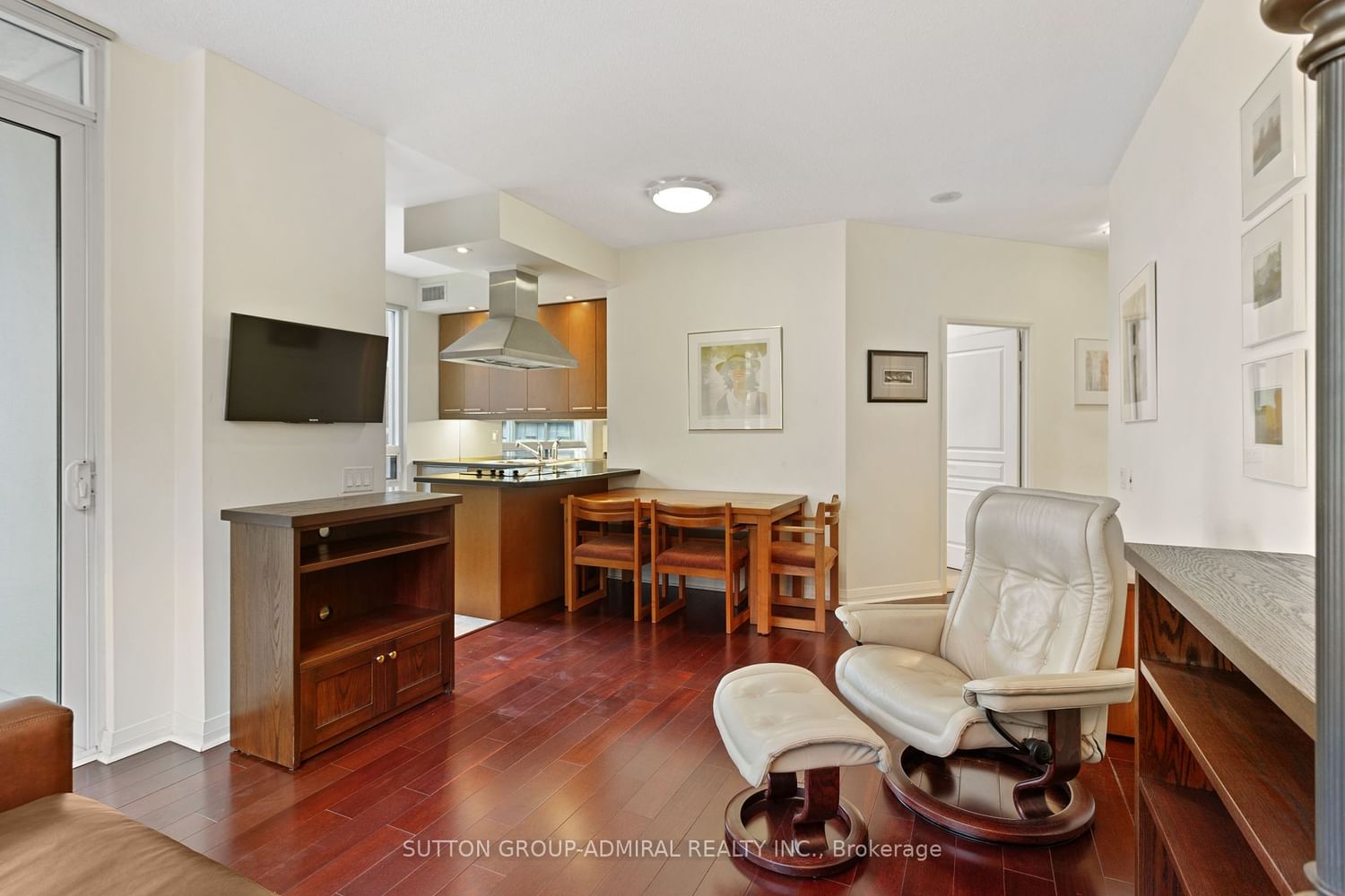 1121 Bay St, unit 707 for sale - image #9