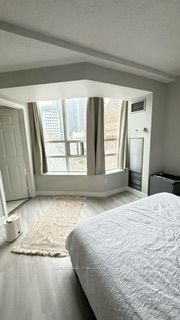 71 Simcoe St, unit 703 for rent - image #7