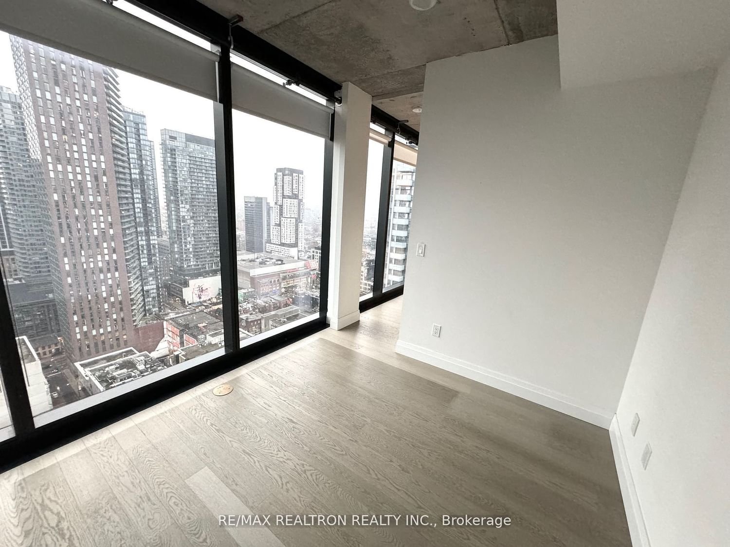 224 King St W, unit 2901 for rent - image #13
