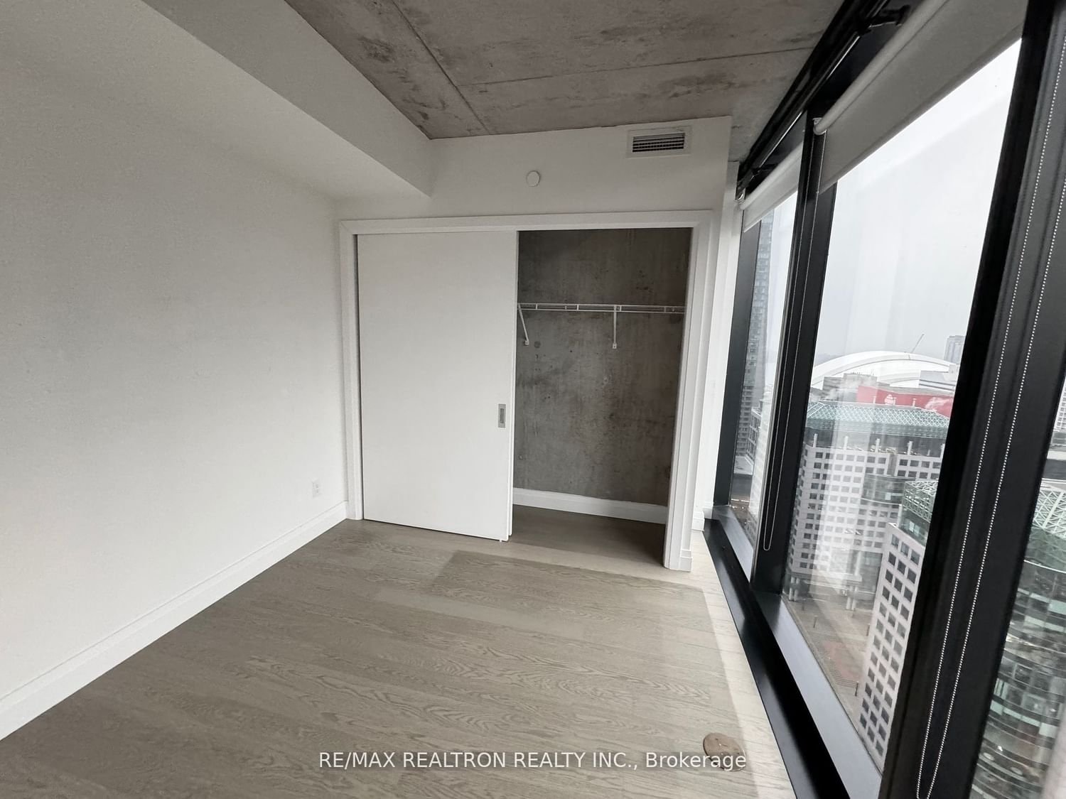 224 King St W, unit 2901 for rent - image #14