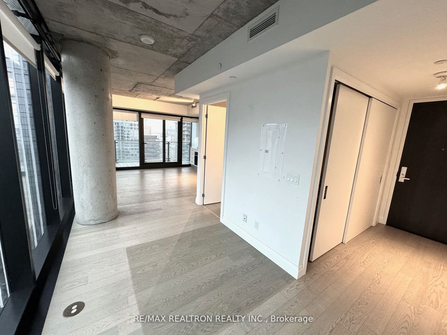 224 King St W, unit 2901 for rent - image #19
