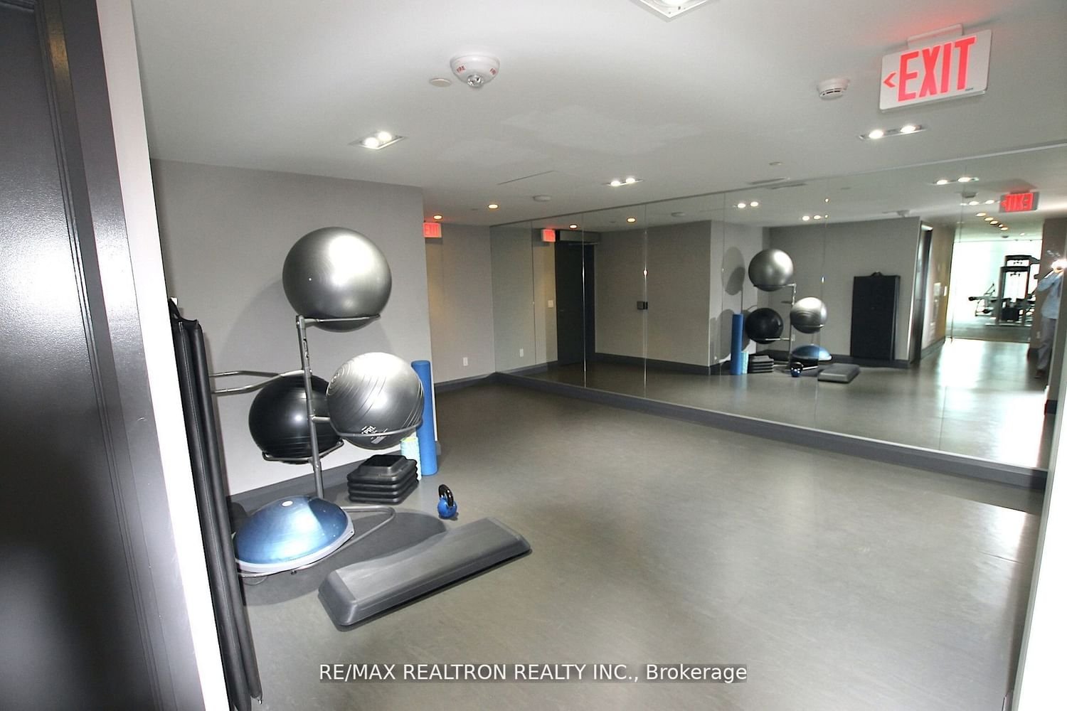 224 King St W, unit 2901 for rent - image #25