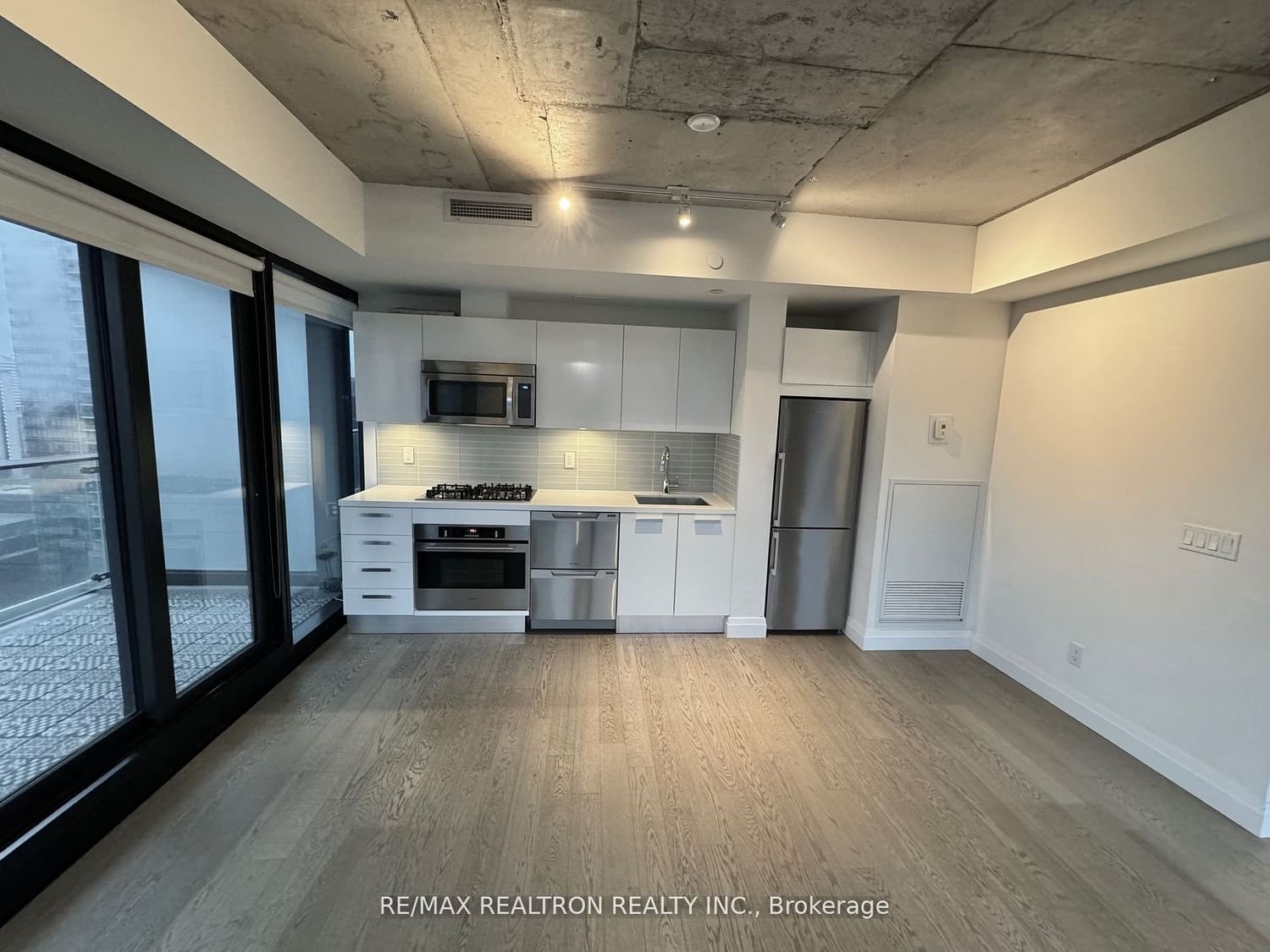224 King St W, unit 2901 for rent - image #7