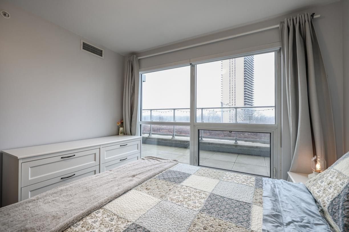 58 Orchard View Blvd, unit 502 for sale - image #17