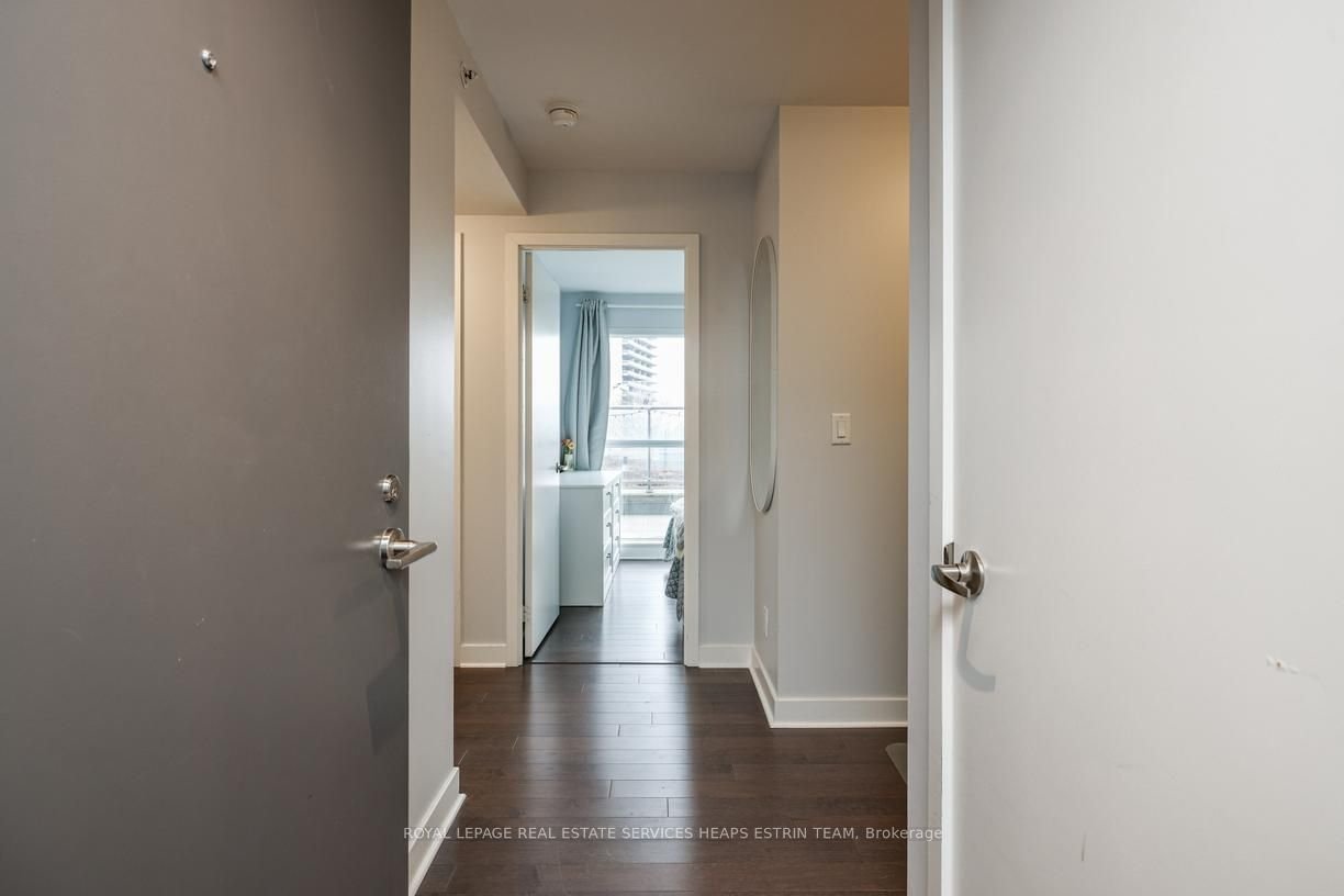 58 Orchard View Blvd, unit 502 for sale - image #3