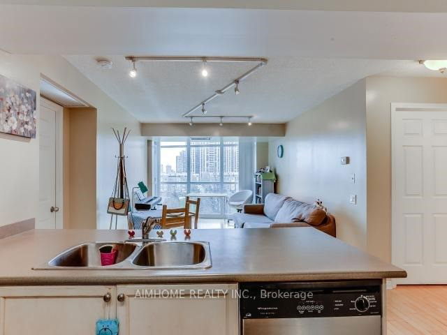 28 Harrison Garden Blvd, unit 501 for rent - image #10