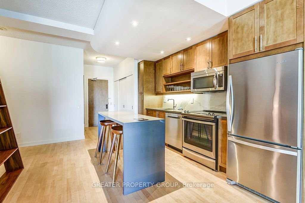 61 Yorkville Ave, unit 802 for rent - image #1