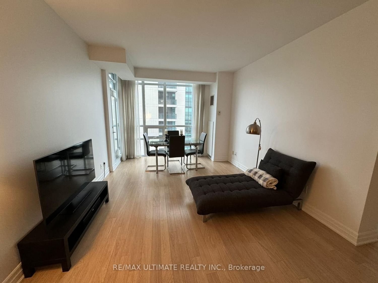 500 St Clair Ave W, unit 1205 for rent - image #4