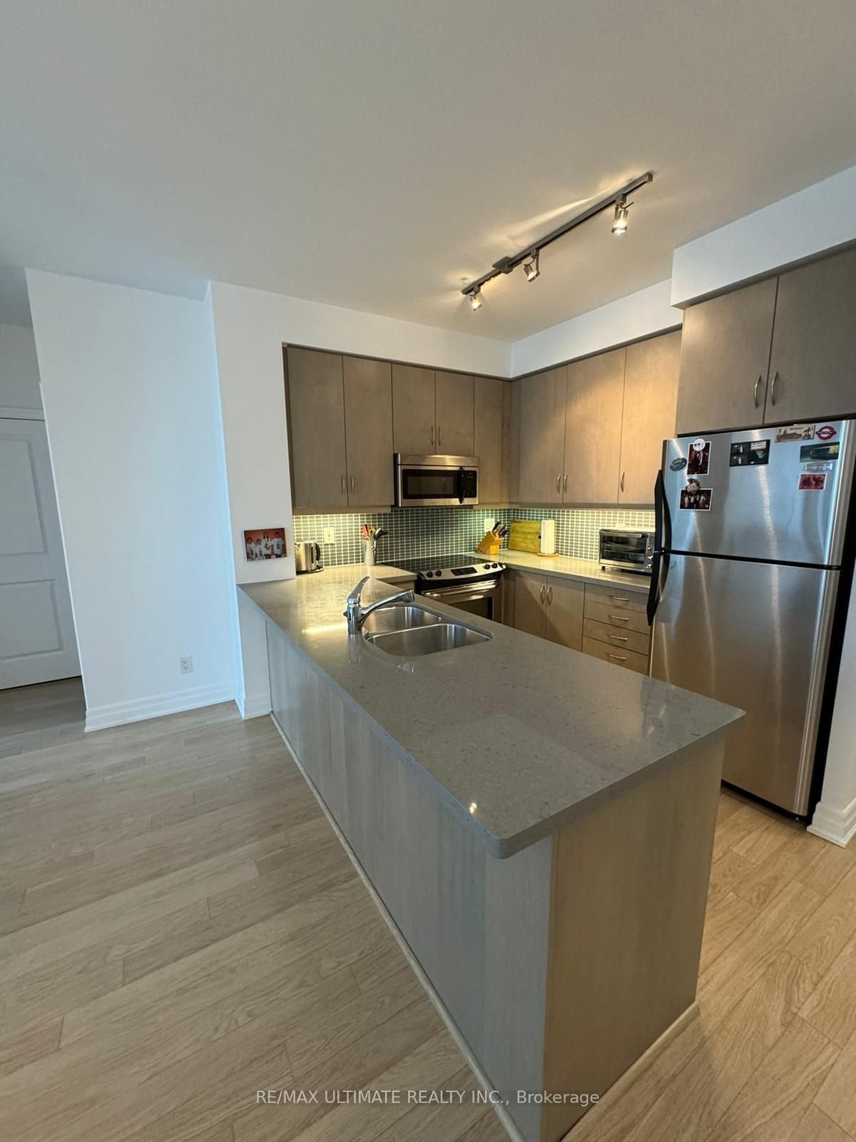 500 St Clair Ave W, unit 1205 for rent - image #8