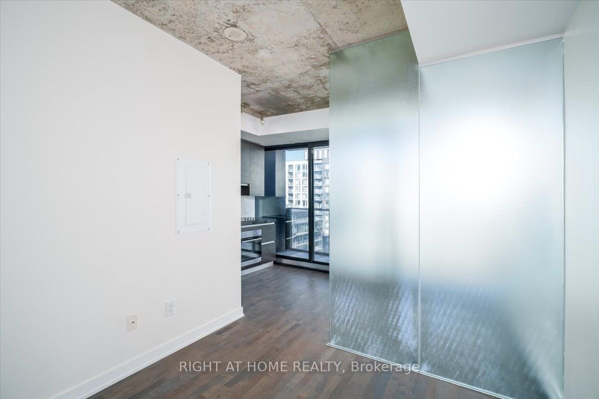 629 King St W, unit 1223 for rent - image #11