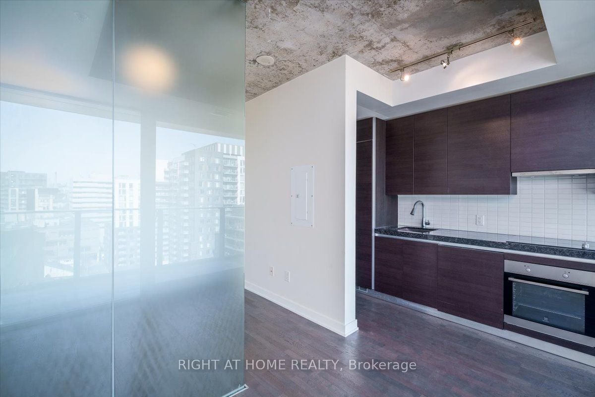 629 King St W, unit 1223 for rent - image #6
