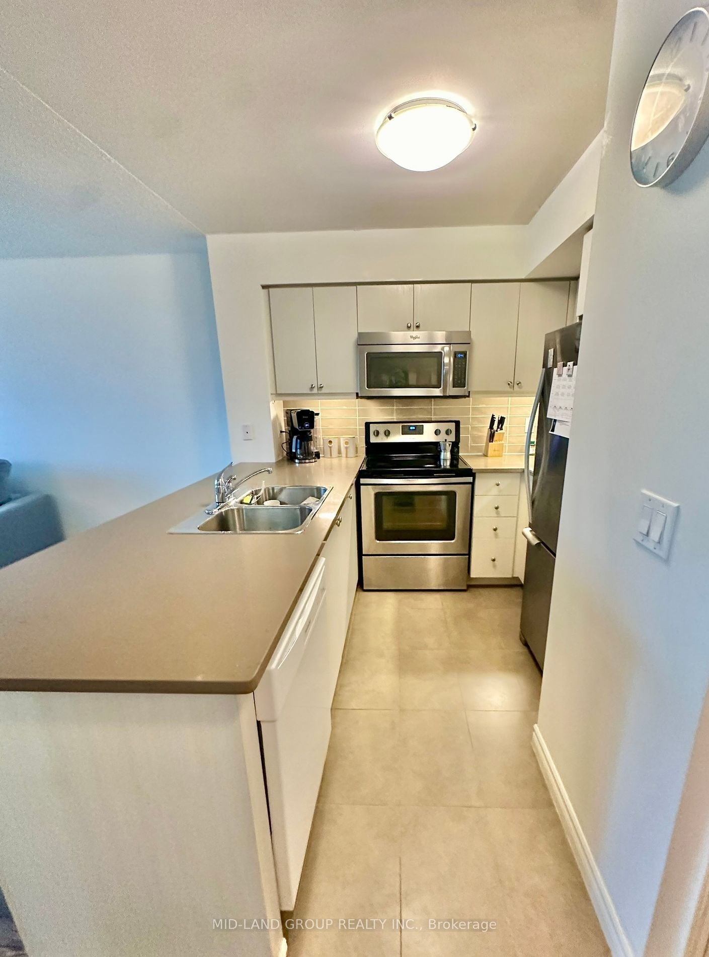 25 Lower Simcoe St, unit 827 for sale - image #3