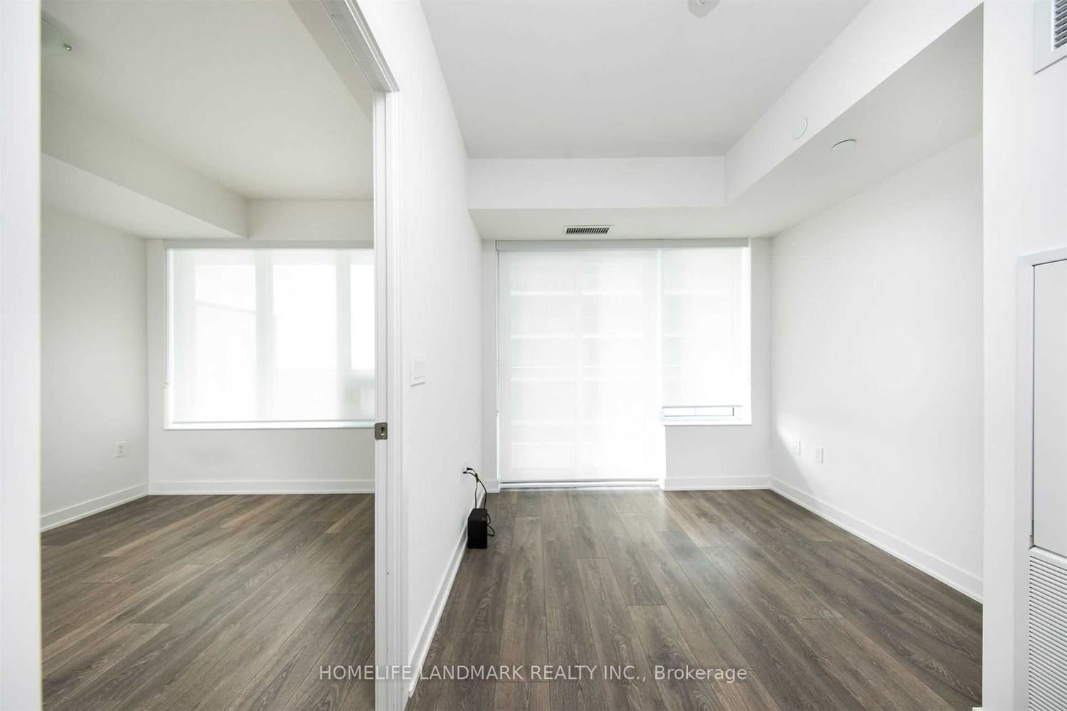 99 Broadway Ave, unit 908 for rent - image #3
