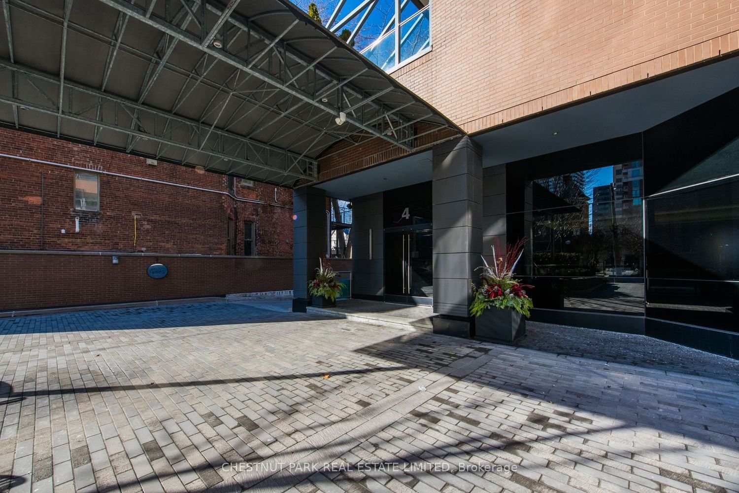 4 Lowther Ave, unit 505 for sale - image #2