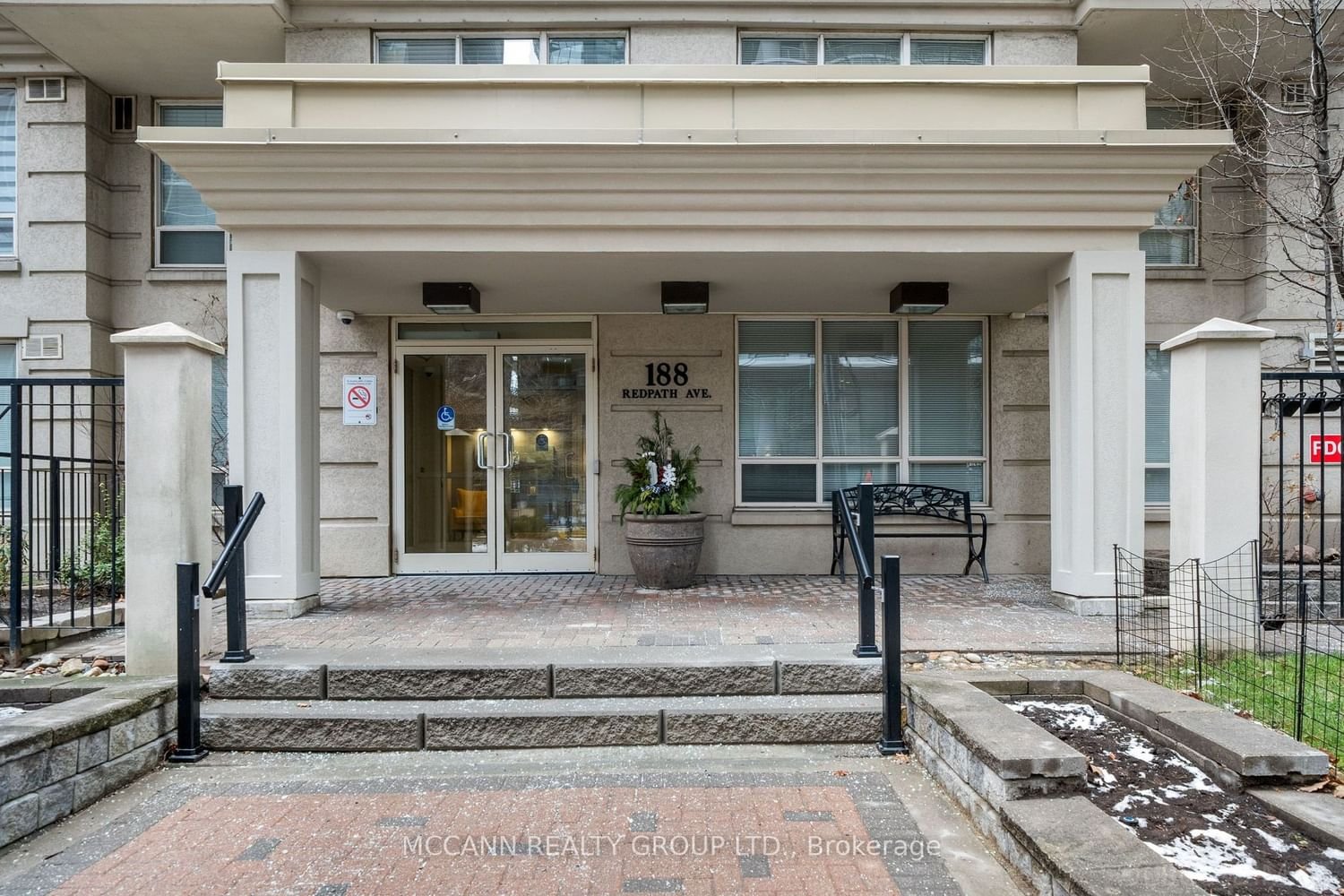 188 Redpath Ave, unit 707 for sale - image #2