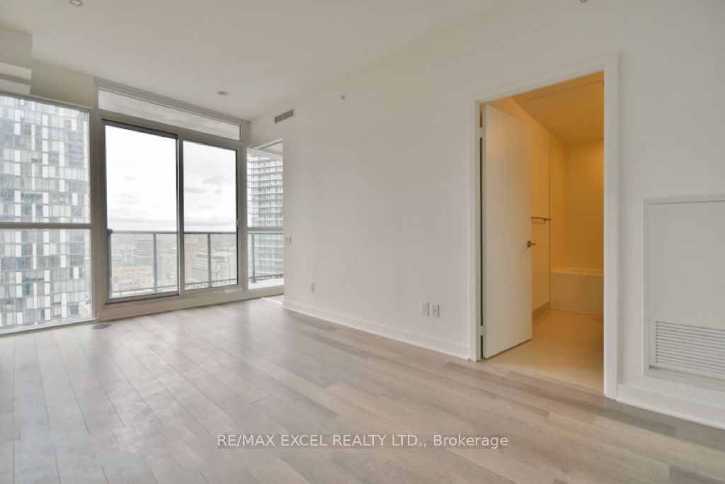 290 Adelaide St W, unit 1412 for rent