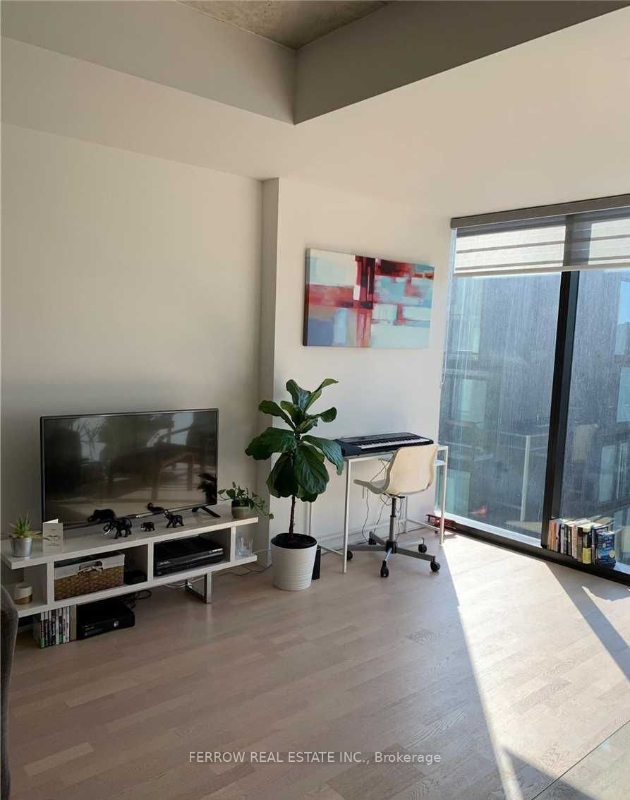 629 King St W, unit 1012 for rent - image #3