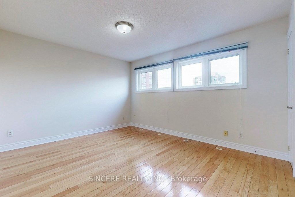 2 Clairtrell Rd, unit C for sale - image #20