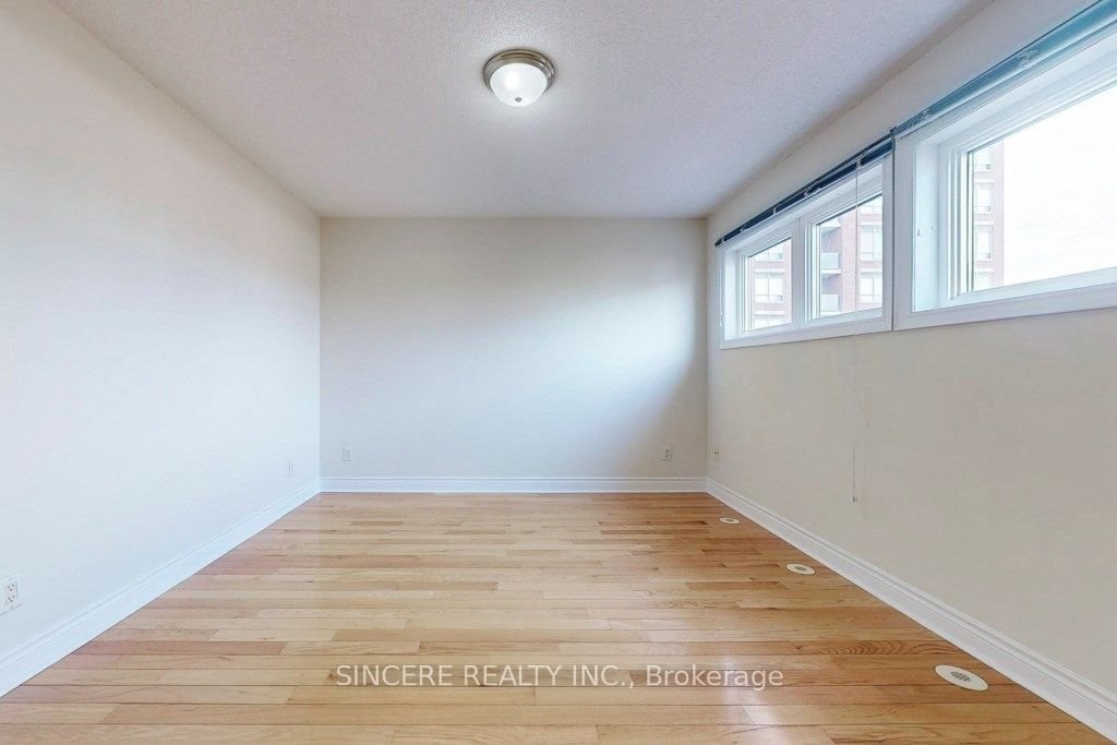 2 Clairtrell Rd, unit C for sale - image #21