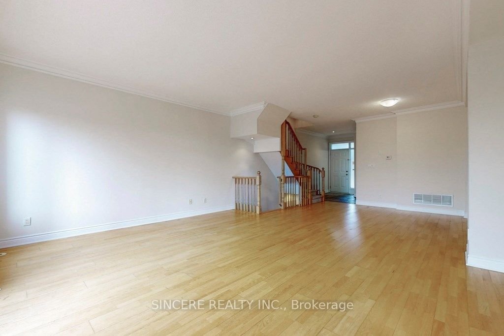 2 Clairtrell Rd, unit C for sale - image #4