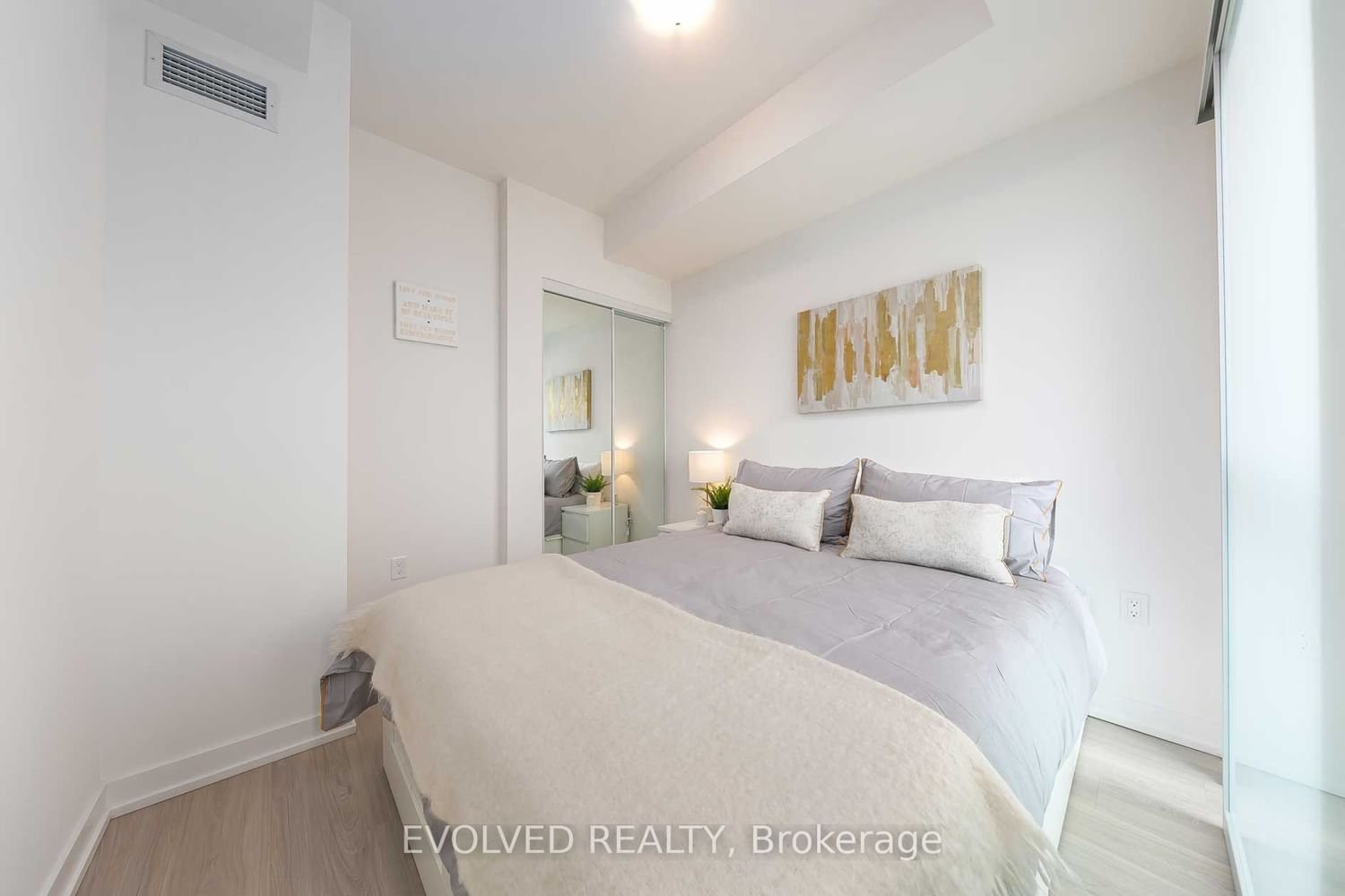 1 Yorkville Ave, unit #2010 for rent - image #11
