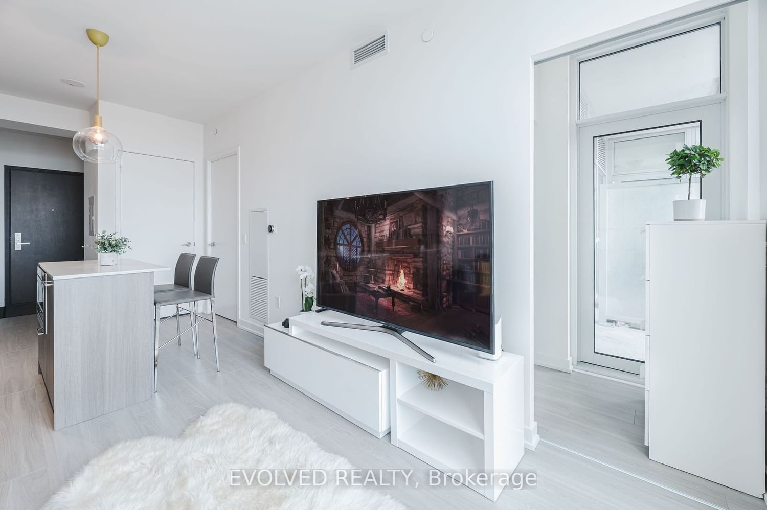 1 Yorkville Ave, unit #2010 for rent - image #6