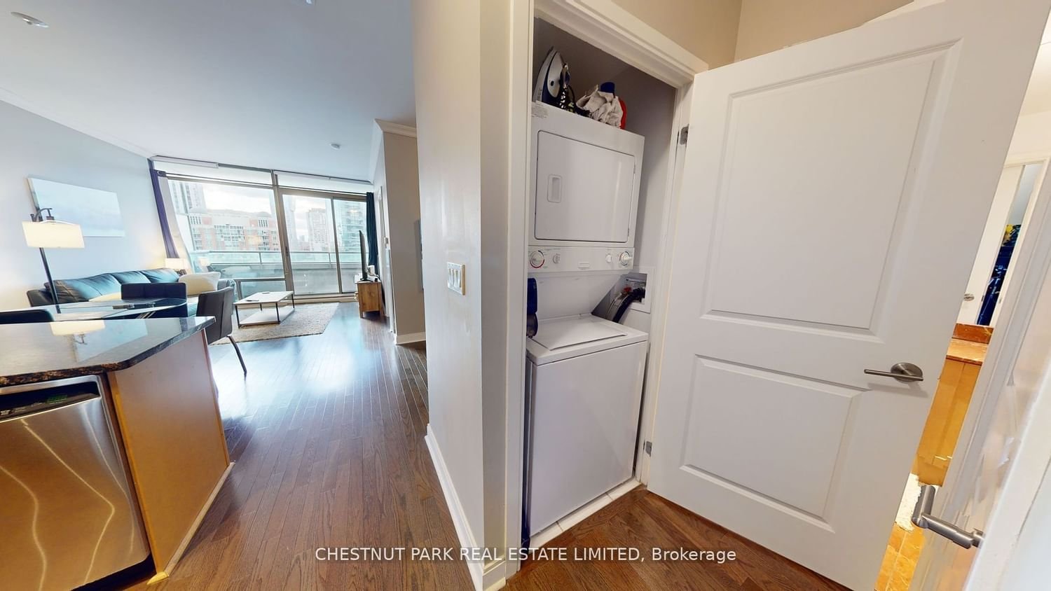 18 Yorkville Ave W, unit 1606 for sale - image #10