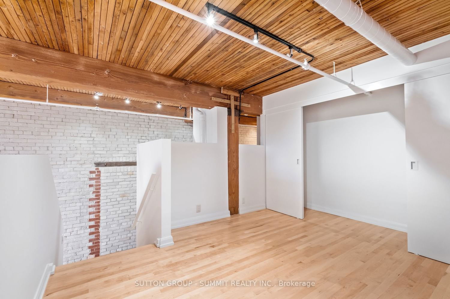 993 Queen St W, unit 220 for rent - image #17
