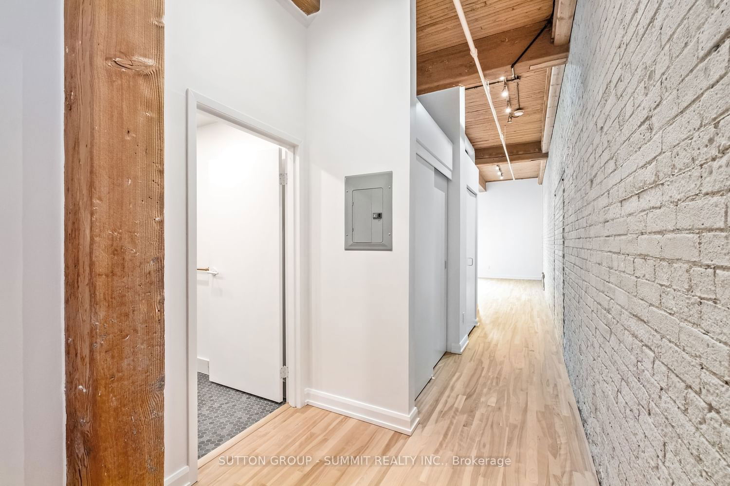 993 Queen St W, unit 220 for rent - image #9