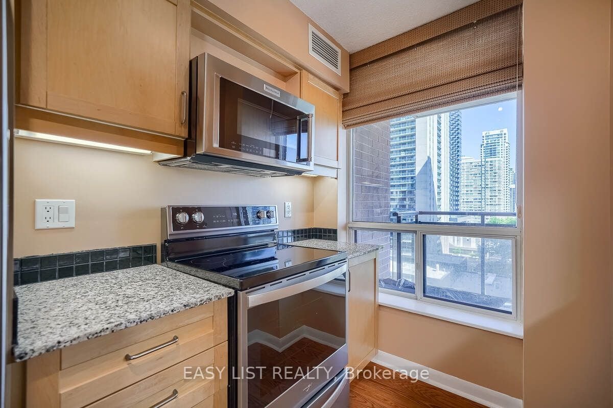 33 Sheppard Ave, unit 910 for sale - image #14
