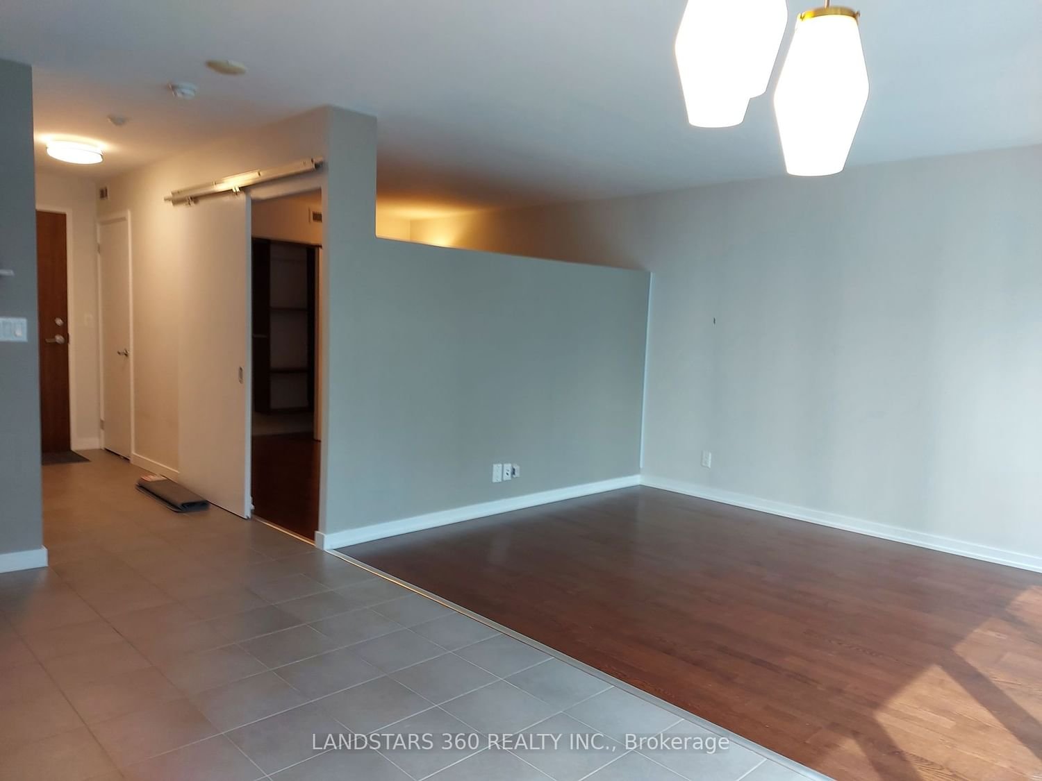 33 Lombard St, unit 210 for rent - image #5
