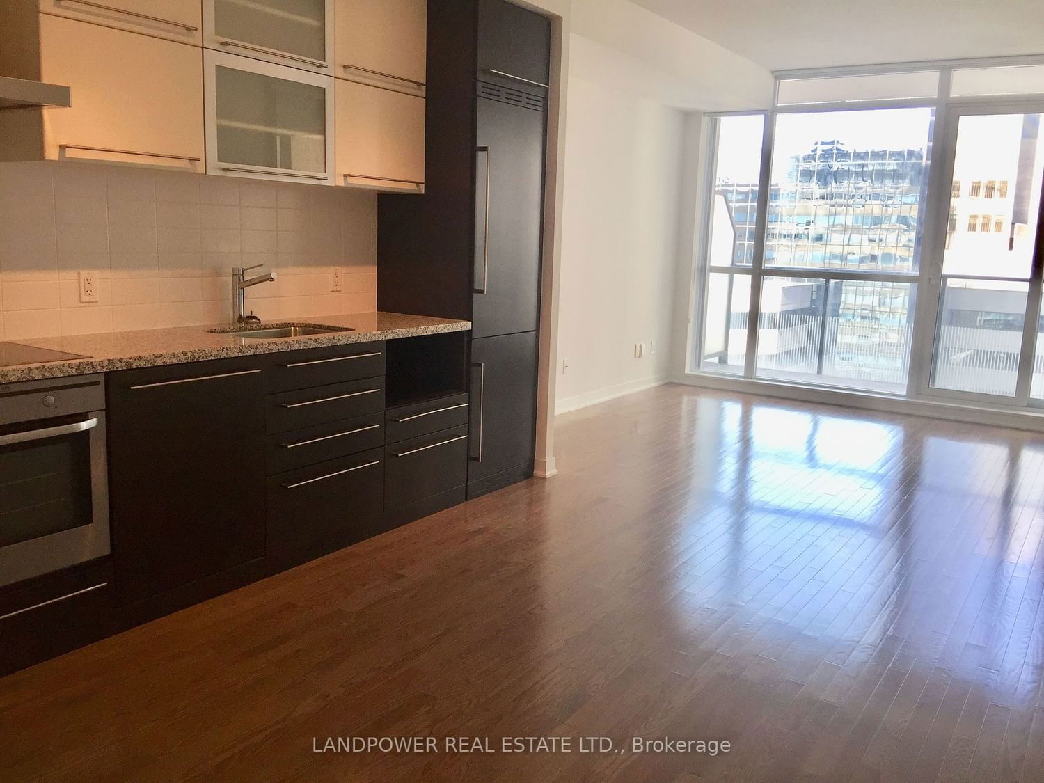 770 Bay St, unit 905 for sale