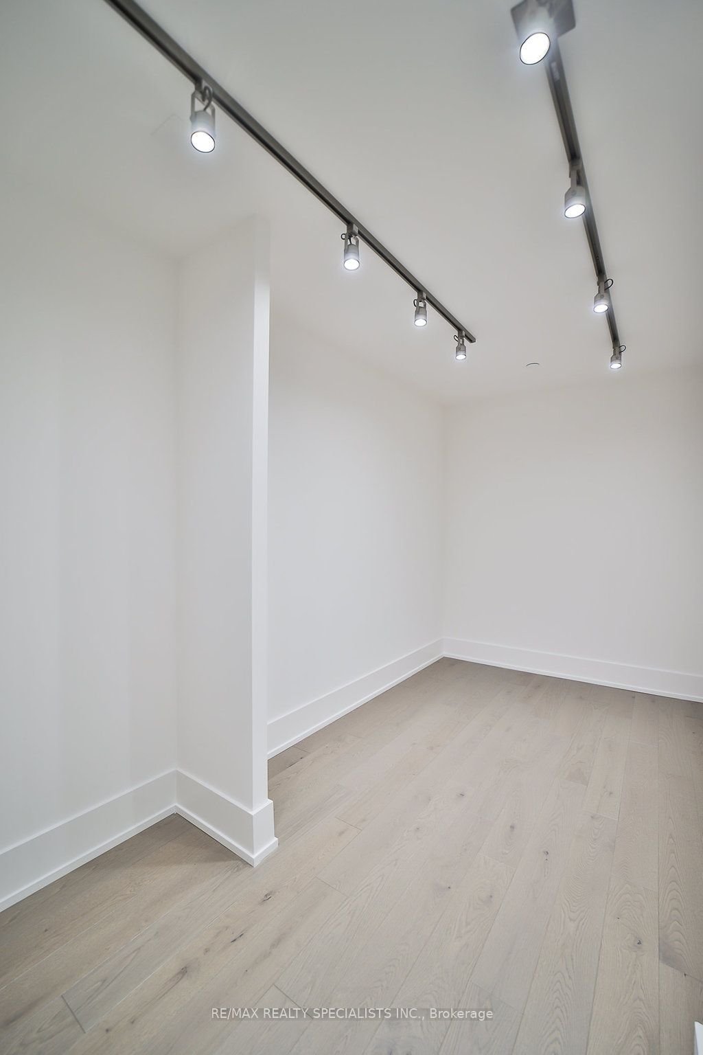 1 Yorkville Ave, unit 5101 for sale - image #28