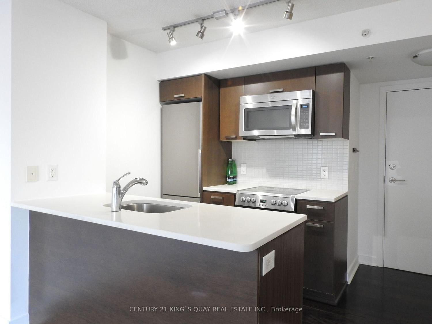 295 Adelaide St W, unit 807 for rent - image #8