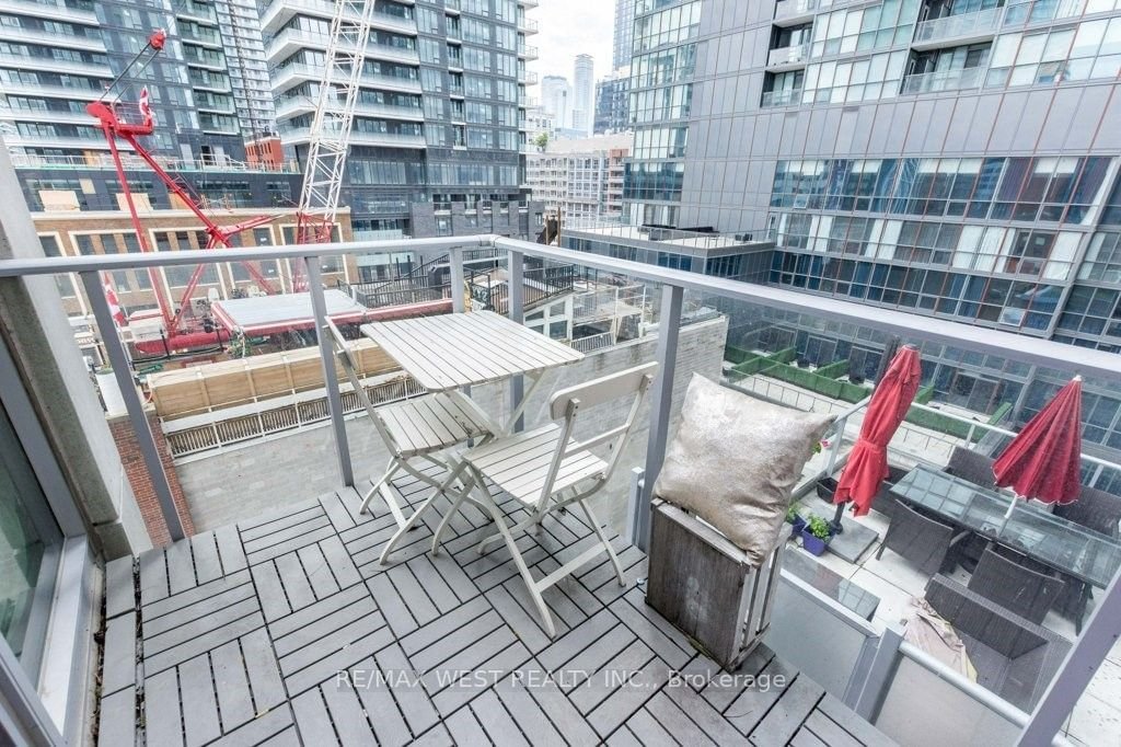 375 King St W, unit 807 for rent - image #10