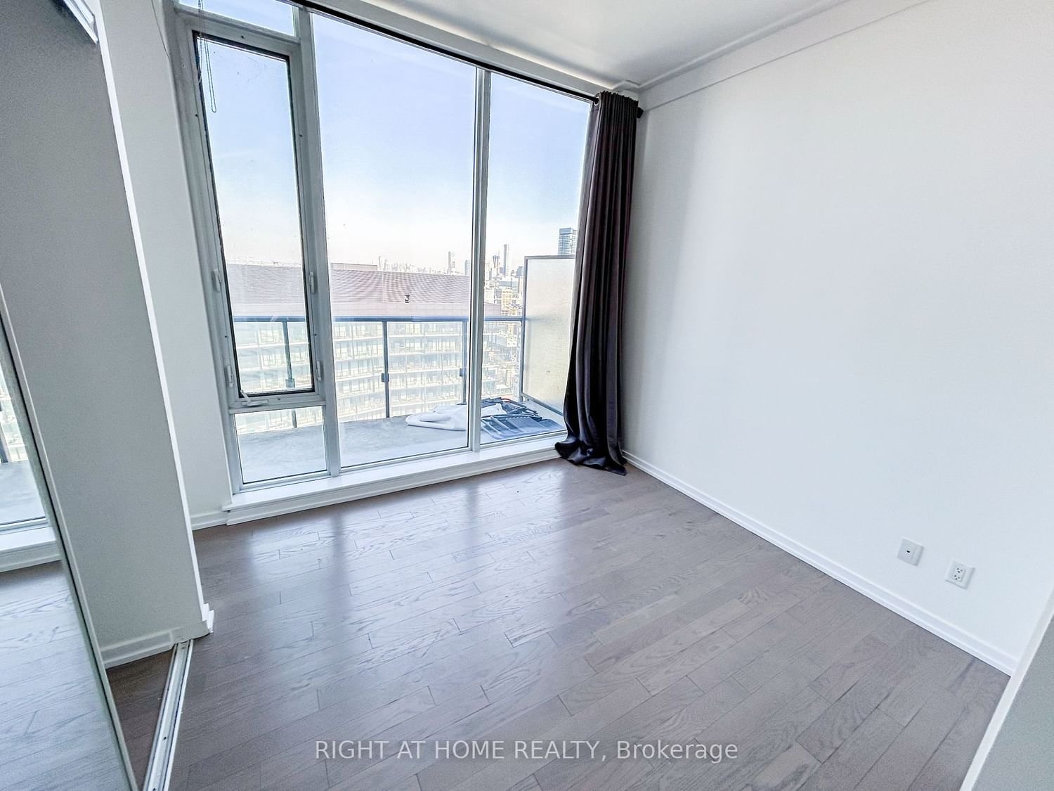101 Peter St, unit Ph11 for rent - image #5